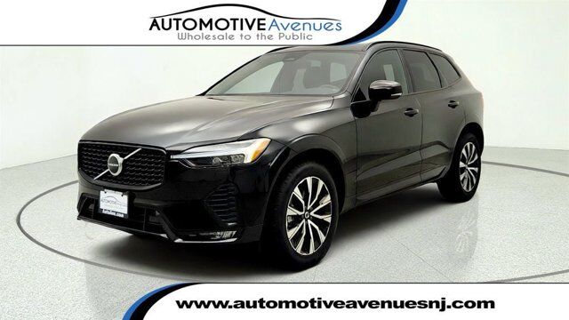 2024 Volvo XC60 Core Dark Theme — photo 1 of 13
