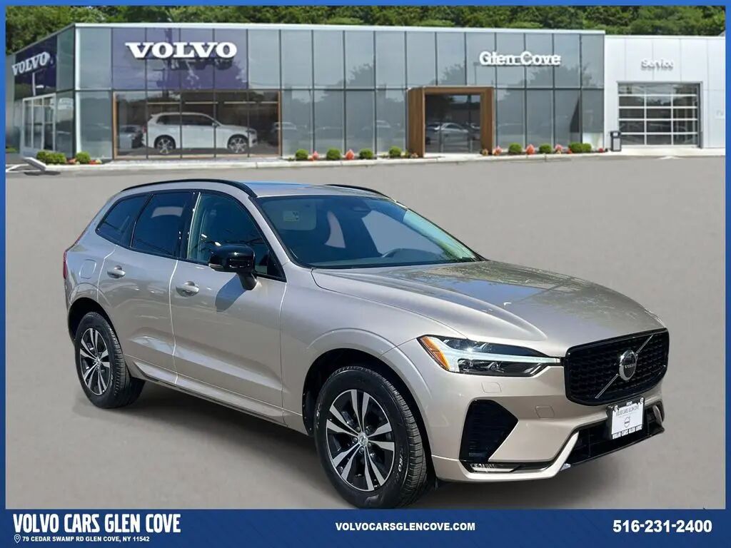 2024 Volvo XC60 B5 Core Dark Theme