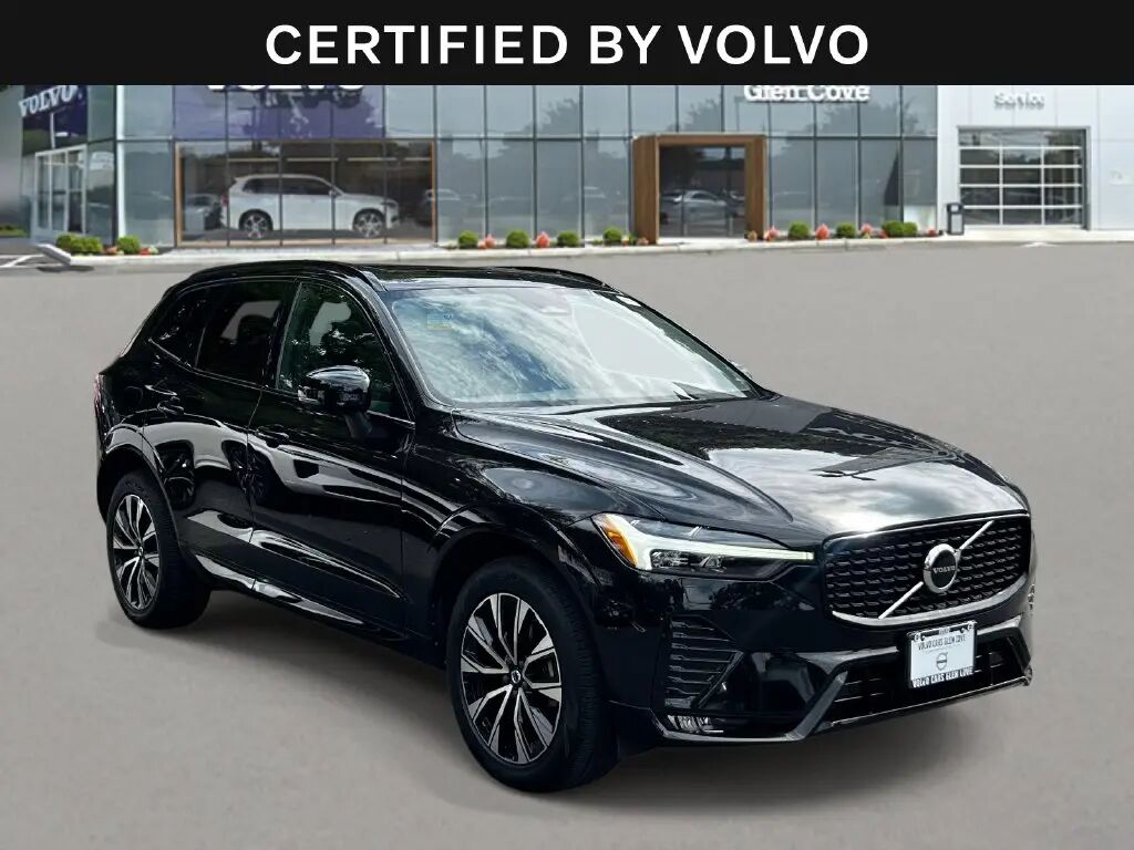 2024 Volvo XC60 B5 Core Dark Theme — photo 1 of 13