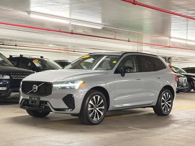 2024 Volvo XC60 B5 Plus Dark Theme
