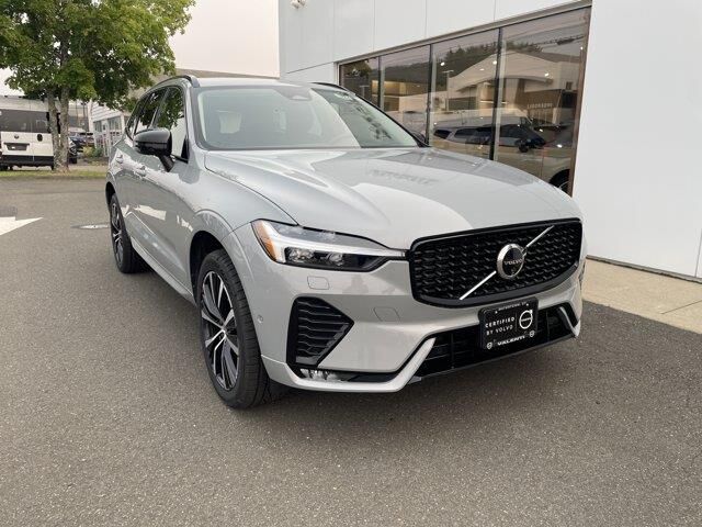 2024 Volvo XC60 B5 Plus Dark Theme