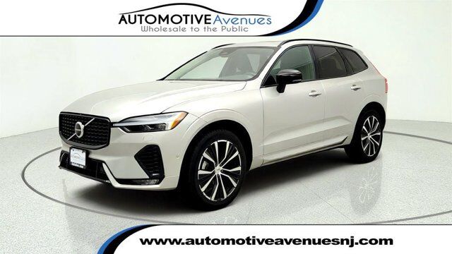 2024 Volvo XC60 Plus Dark Theme — photo 1 of 13
