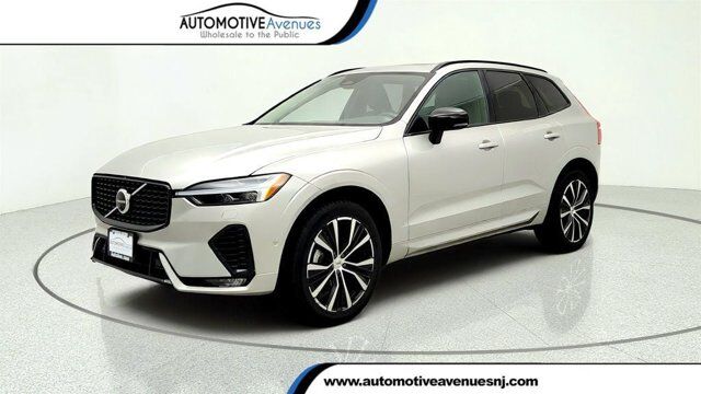 2024 Volvo XC60 Plus Dark Theme