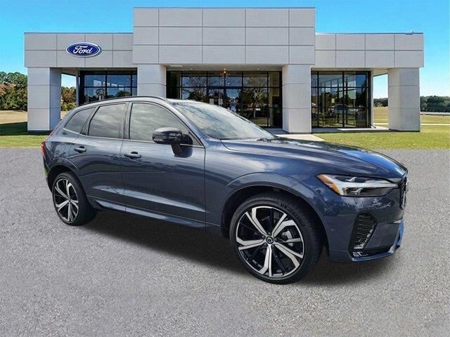 2024 Volvo XC60 B5 Ultimate Dark Theme