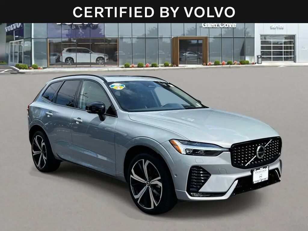 2024 Volvo XC60 B5 Ultimate Dark Theme — photo 1 of 13