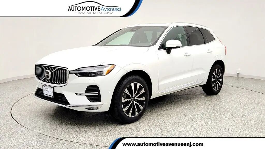 2023 Volvo XC60 B5 Plus Bright Theme