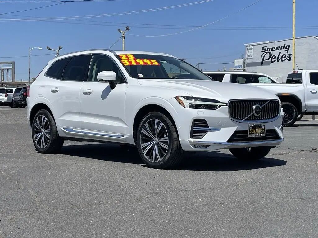2023 Volvo XC60 B5 Plus Bright Theme — photo 1 of 13