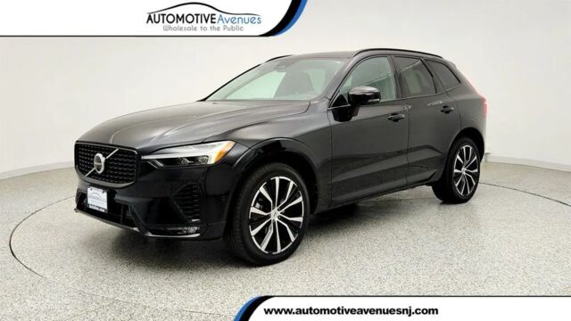 2023 Volvo XC60 B5 Plus Dark Theme