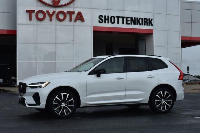 2023 Volvo XC60 B5 Plus Dark Theme