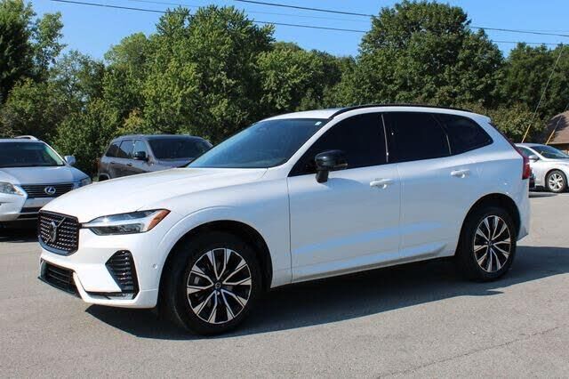 2023 Volvo XC60 B5 Plus Dark Theme
