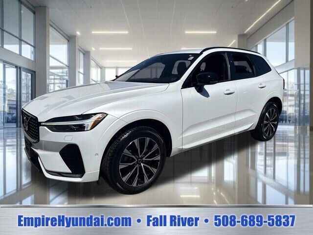 2023 Volvo XC60 B5 Plus Dark Theme