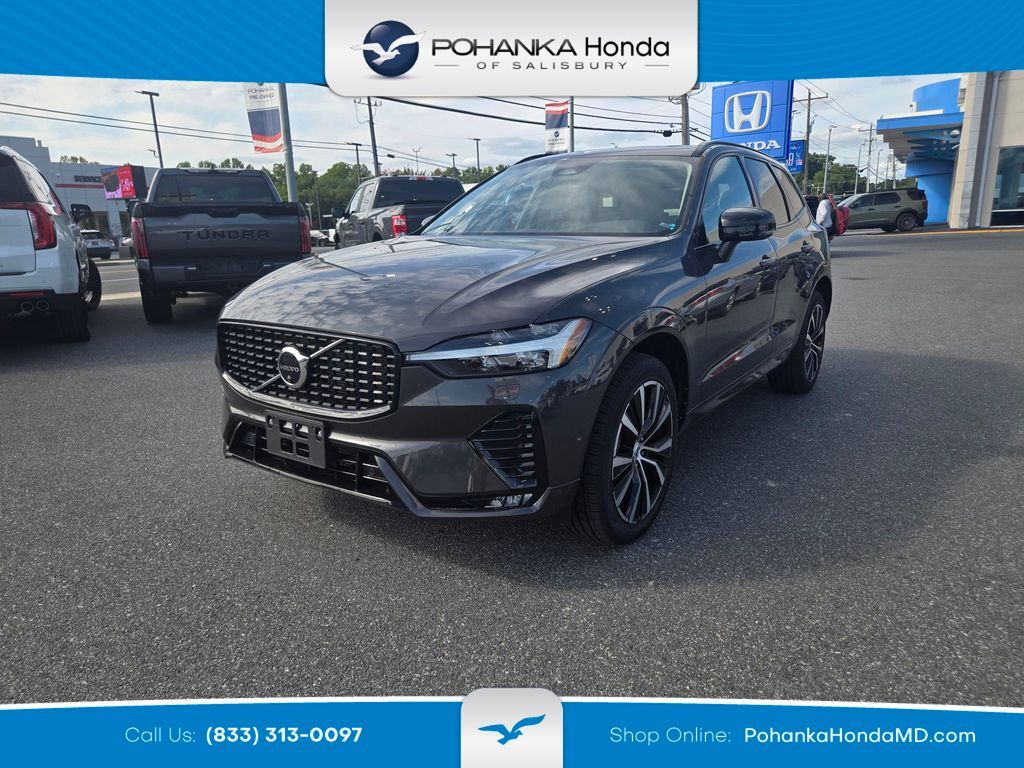 2023 Volvo XC60 B5 Plus Dark Theme — photo 1 of 13