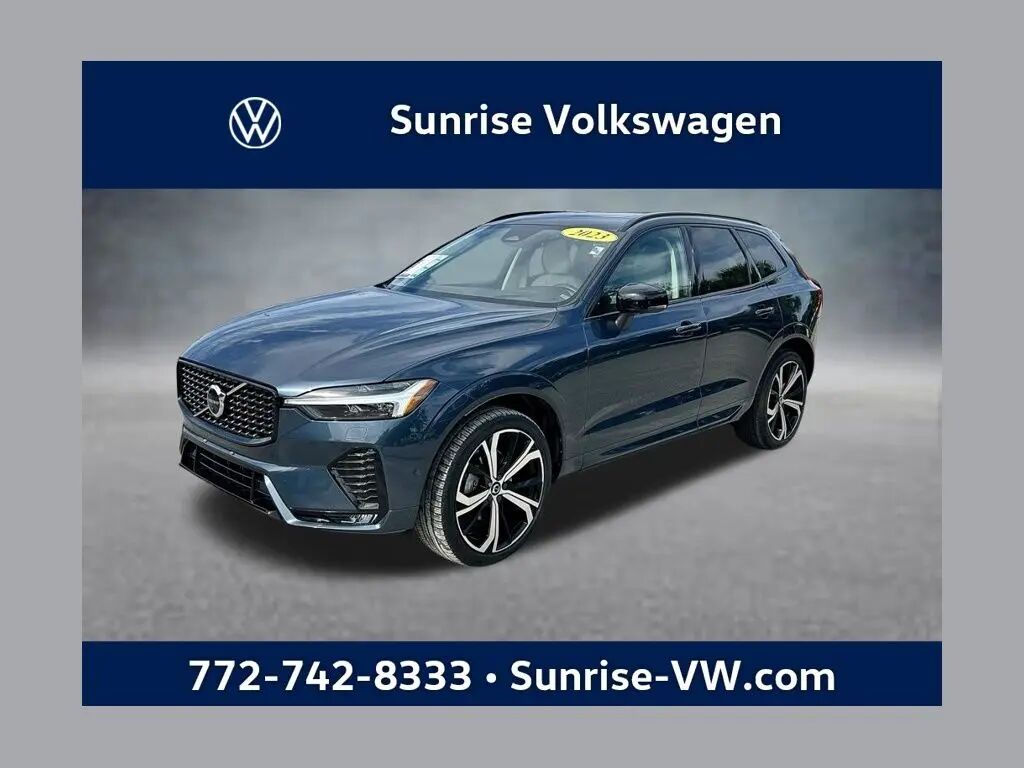 2023 Volvo XC60 B5 Ultimate Dark Theme — photo 1 of 13