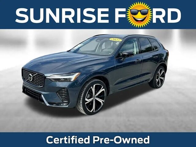 2023 Volvo XC60 B5 Ultimate Dark Theme