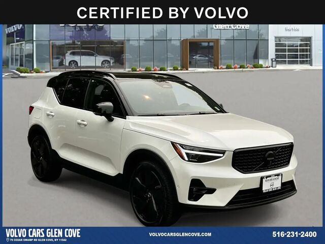 2026 Volvo XC40 B5 Ultra Black Edition