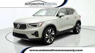 2024 Volvo XC40 Plus Bright Theme
