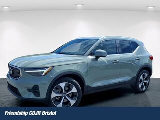 2025 Volvo XC40 B5 Plus Bright Theme