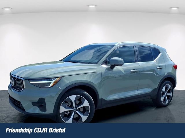 2025 Volvo XC40 B5 Plus Bright Theme — photo 1 of 1