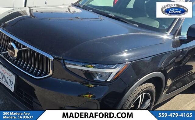2023 Volvo XC40 B5 Plus Bright Theme