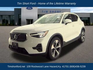 2024 Volvo XC40 B5 Plus Bright Theme