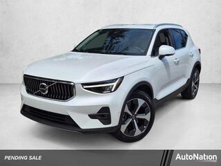 2025 Volvo XC40 B5 Plus Bright Theme