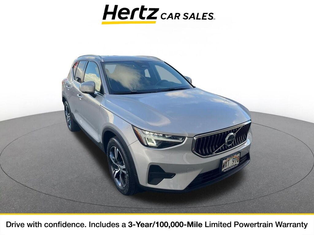 2024 Volvo XC40 CORE — photo 1 of 1