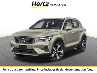 2024 Volvo XC40 CORE