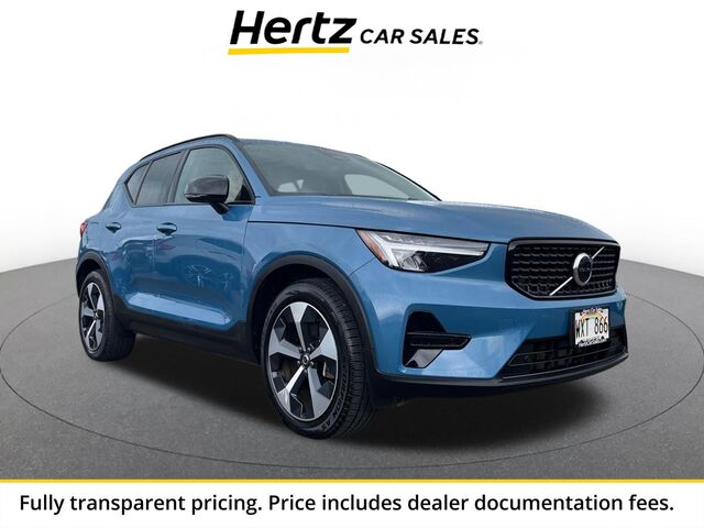 2024 Volvo XC40 CORE