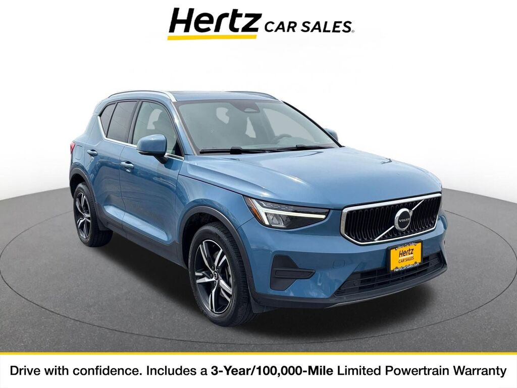 2024 Volvo XC40 CORE — photo 1 of 11