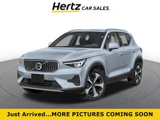 2024 Volvo XC40 CORE