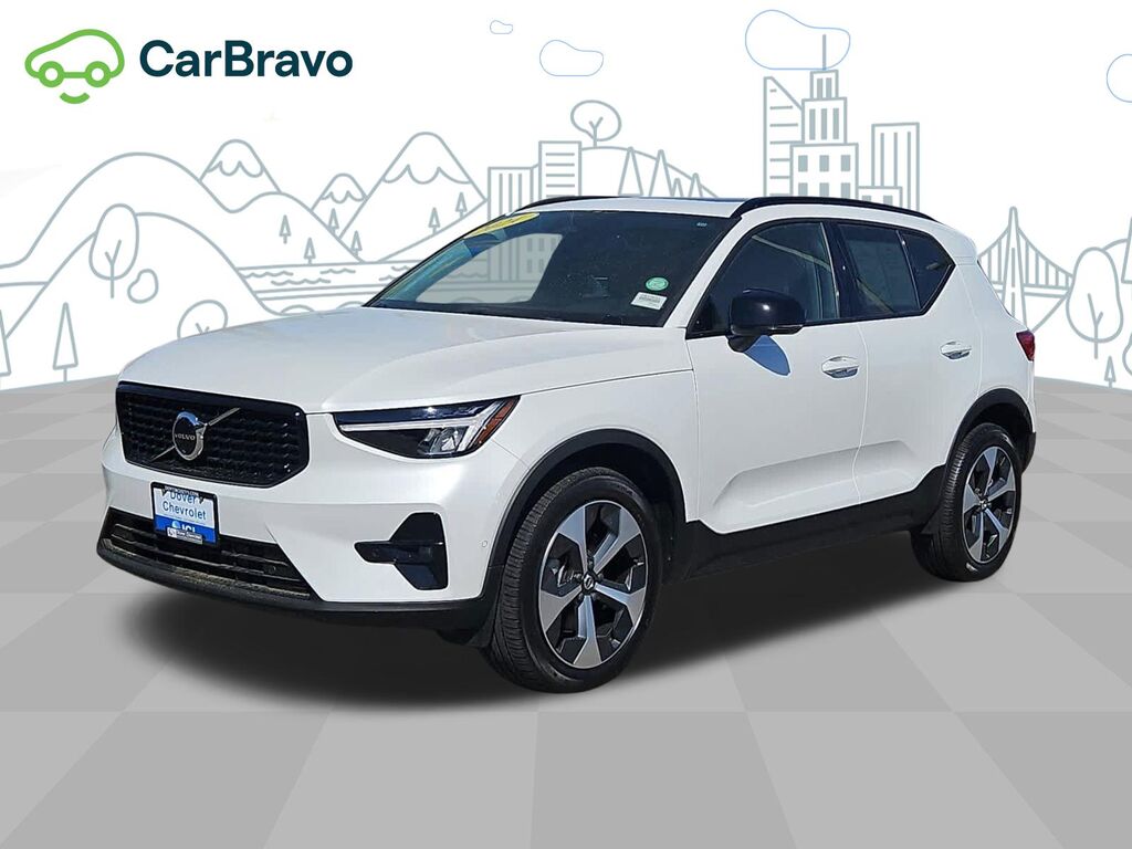 2024 Volvo XC40 B5 Plus Dark Theme — photo 1 of 7