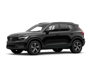 2023 Volvo XC40 B5 Plus Dark Theme