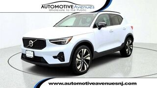 2024 Volvo XC40 Plus Dark Theme