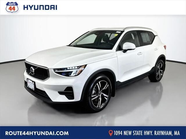 2023 Volvo XC40 B5 Core