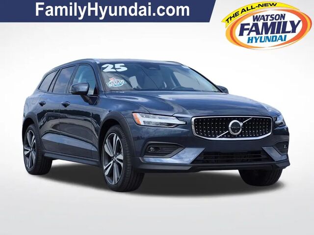 2025 Volvo V60 Cross Country B5 Plus