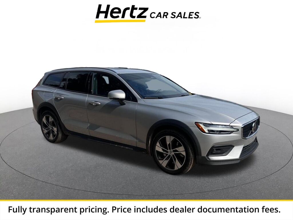 2025 Volvo V60 Cross Country Plus — photo 1 of 2