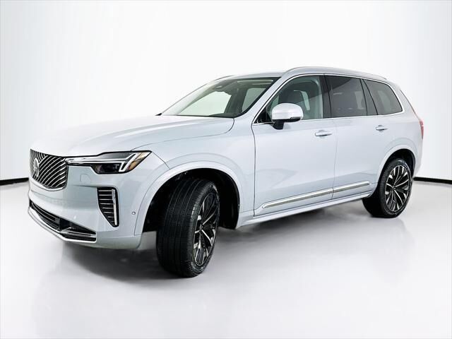 2026 Volvo XC90 B5 Plus 7P