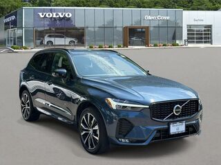 2025 Volvo XC60 B5 Plus Dark Theme