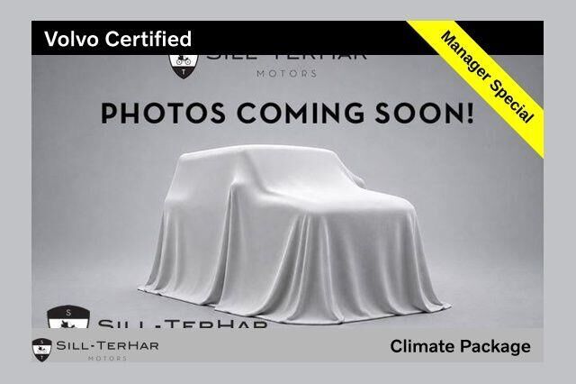 2025 Volvo XC60 B5 Plus Dark Theme — photo 1 of 6