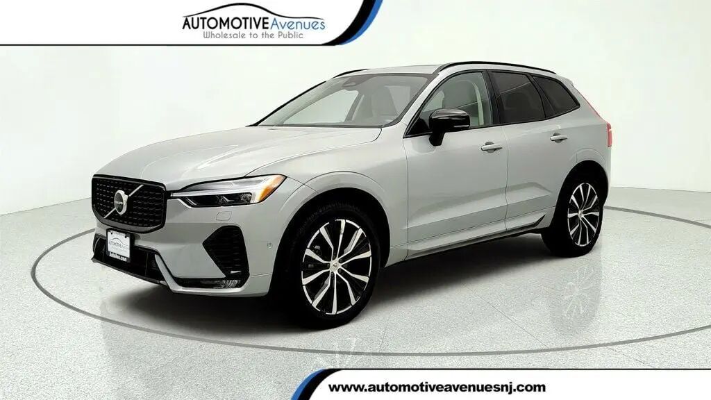 2025 Volvo XC60 B5 Plus Dark Theme