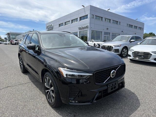 2025 Volvo XC60 B5 Plus Dark Theme