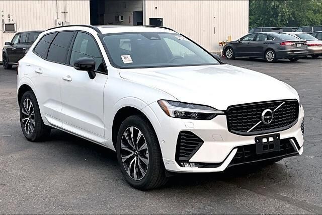 2025 Volvo XC60 B5 Plus Dark Theme