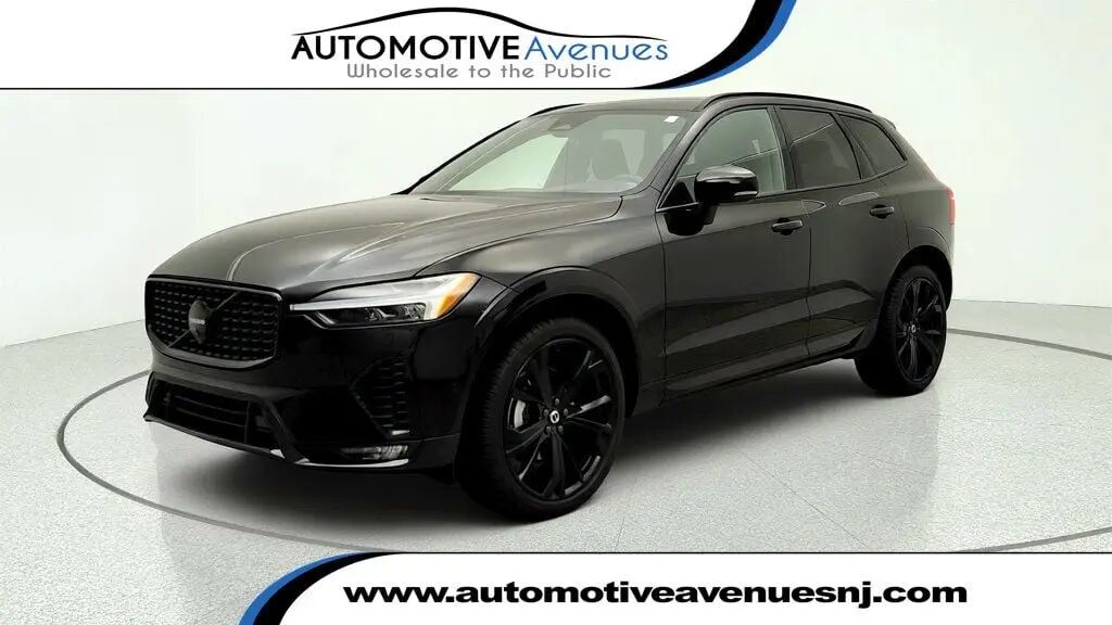 2025 Volvo XC60 B5 Ultra Black Edition — photo 1 of 13