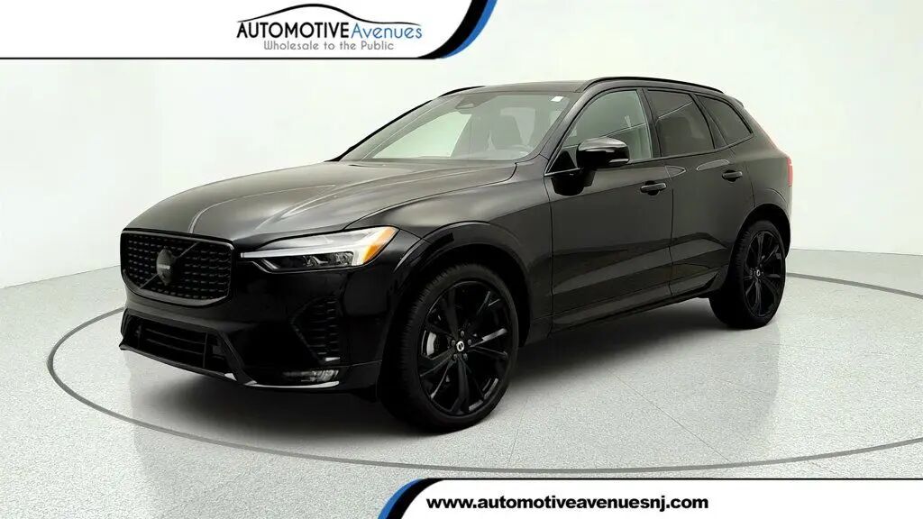 2025 Volvo XC60 B5 Ultra Black Edition