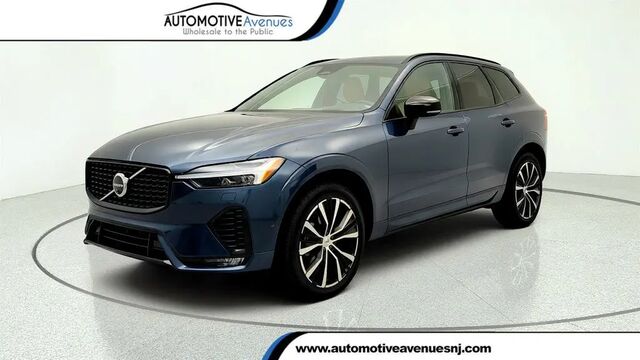 2025 Volvo XC60 B5 Ultra Dark Theme