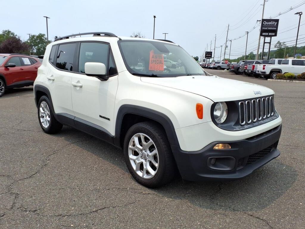 2017 Jeep Renegade Latitude — photo 1 of 13