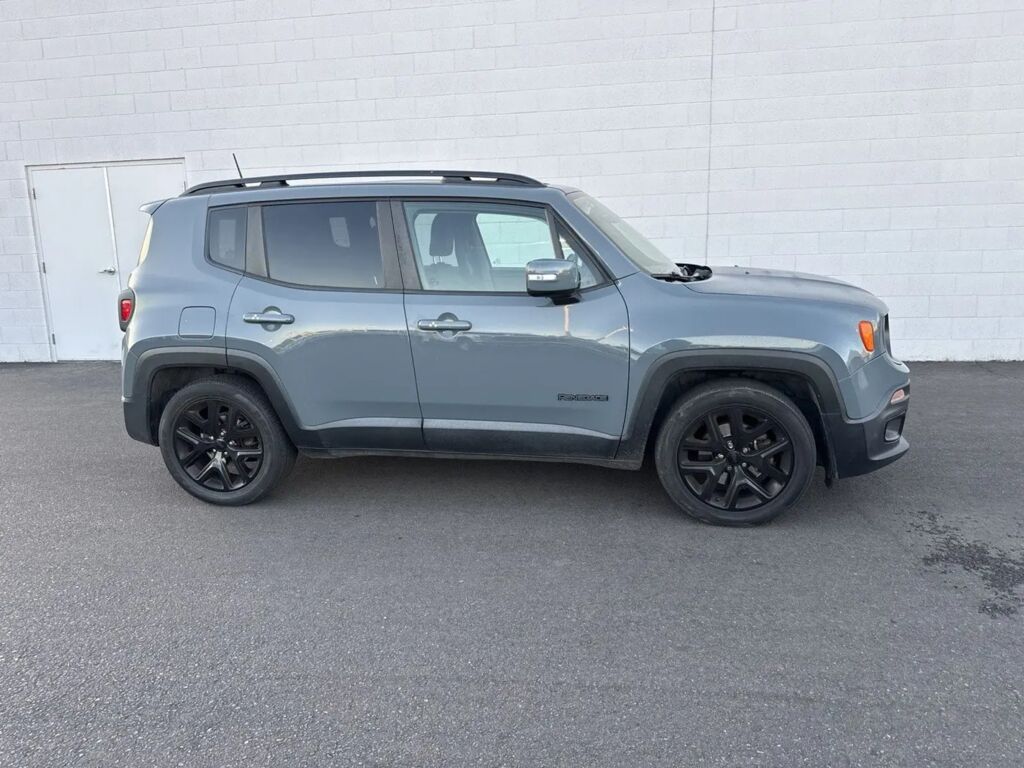 2018 Jeep Renegade Latitude — photo 1 of 8
