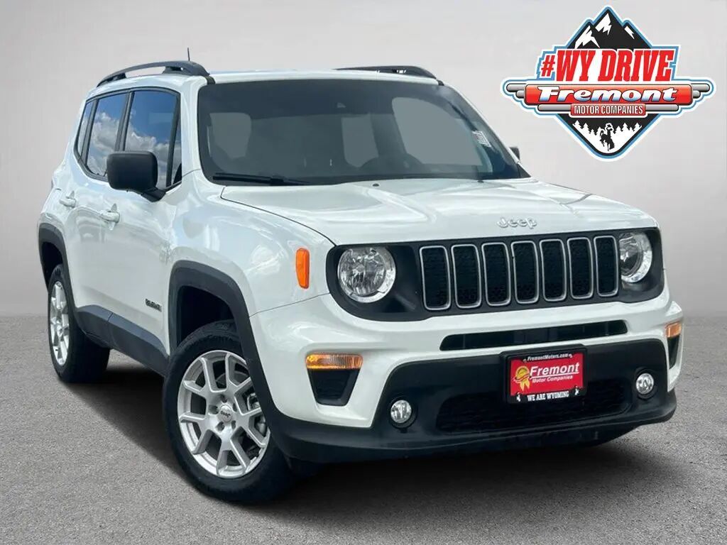 2022 Jeep Renegade Latitude — photo 1 of 13