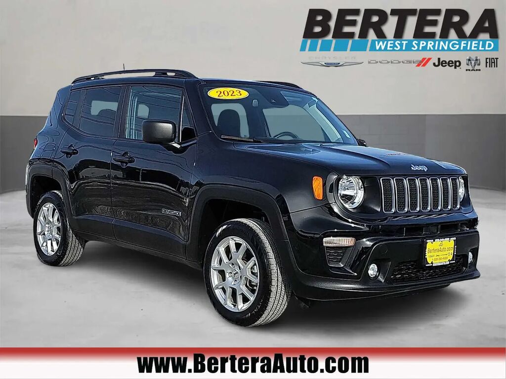 2023 Jeep Renegade Latitude — photo 1 of 13