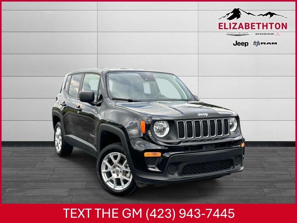 2023 Jeep Renegade Latitude — photo 1 of 13